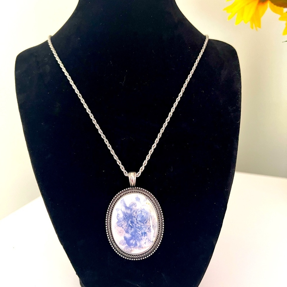 Elegant Silver Pendant Necklace with Antique Style Blue Rose Design - Picture 2 of 4